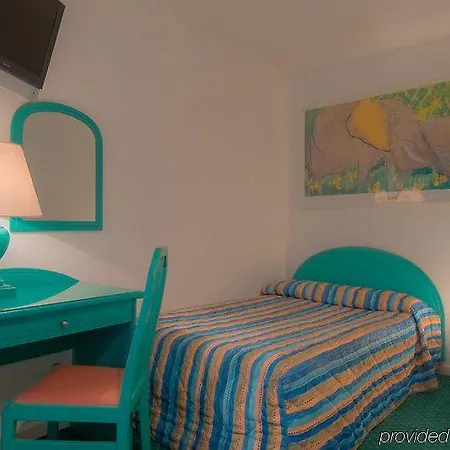 Croix De Malte Hotel 2*
