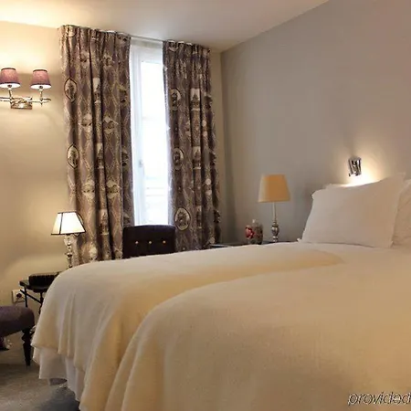 Hotel Croix De Malte 2*